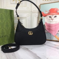 Gucci Hobo Bags